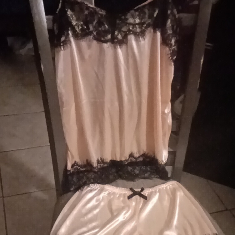 Elegant Pink Lace Trim Sleepwear Set